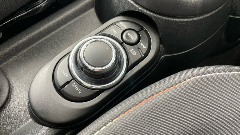 MINI Hatchback 1.5 Cooper Classic 3dr Auto [Comfort Pack] Petrol Hatchback